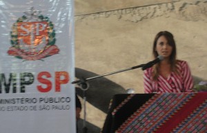 Coordenadora do Gevid reforça compromisso no enfrentamento à violência contra as mulheres imigrantes (Foto: Géssica Brandino)