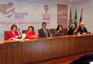 Mesa foi composta por representantes do governo federal, municipal e parceiros da Campanha (Foto: Géssica Brandino)