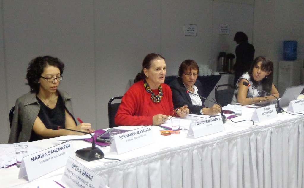 Palestrantes apresentam panorama sobre feminicídio no México, Costa Rica e Brasil (Foto: Marisa Sanematsu) Palestrantes apresentam panorama sobre feminicídio no México, Costa Rica e Brasil (Foto: Marisa Sanematsu)